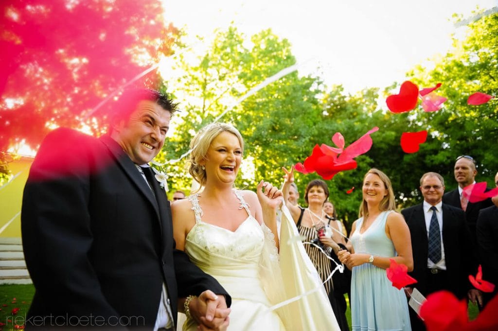 Top 10 Wedding photos Confetti 13