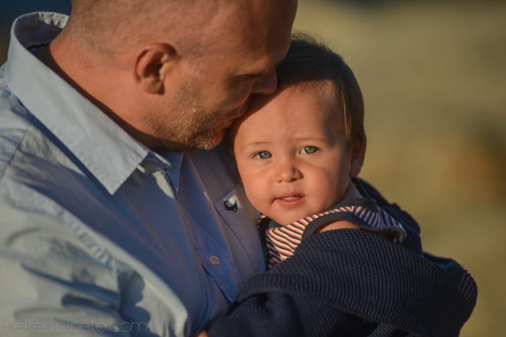 DAughter in Dad arms