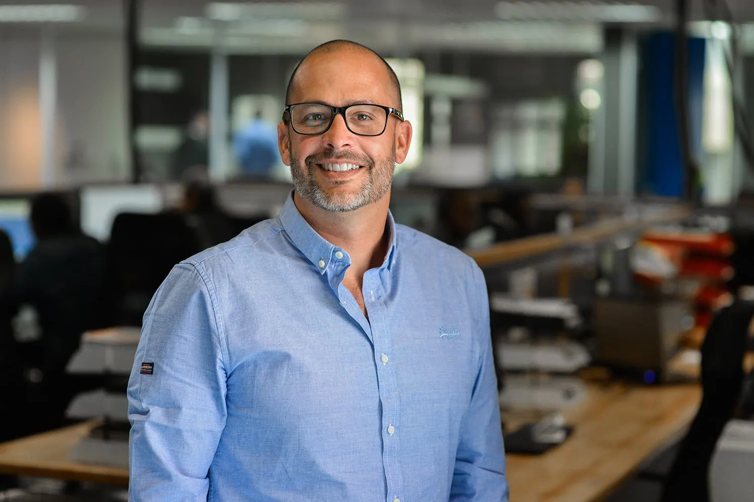 headshot photographer cape town office horizontal 03 man friendly smile 2