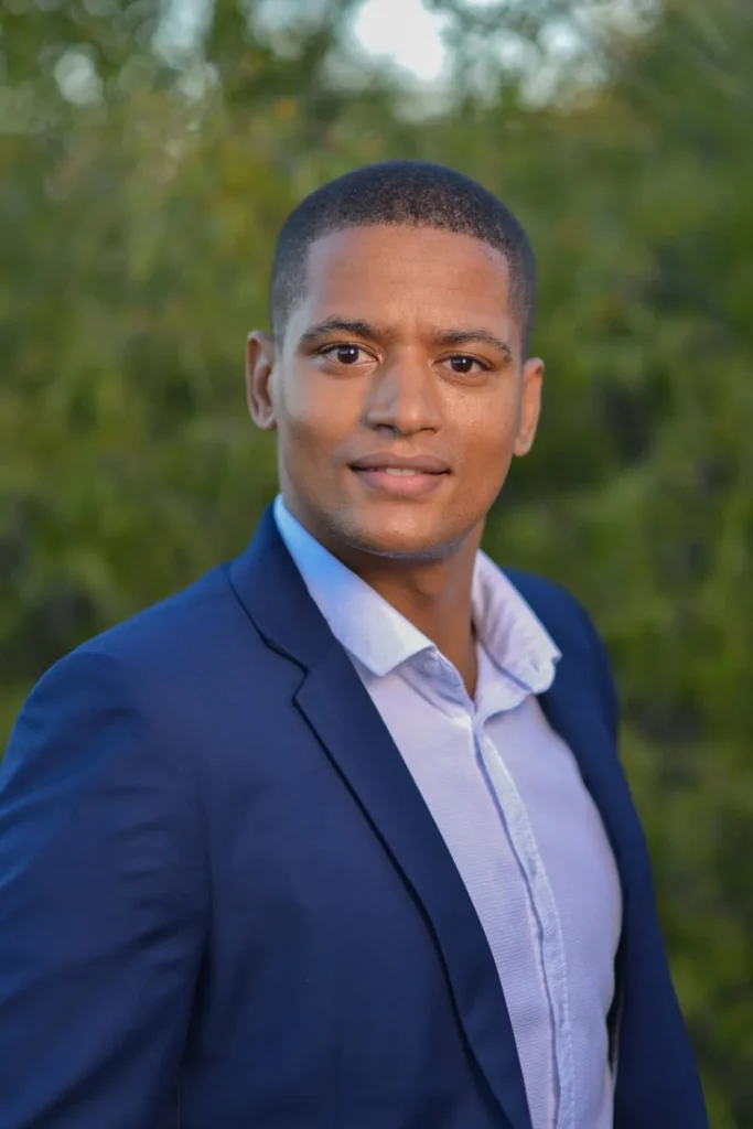 headshot photographer cape town outdoor 03 man professional smile