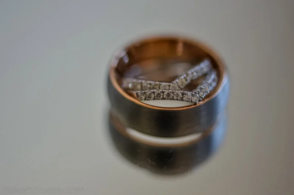 rose gold band v shape diamond pave ring