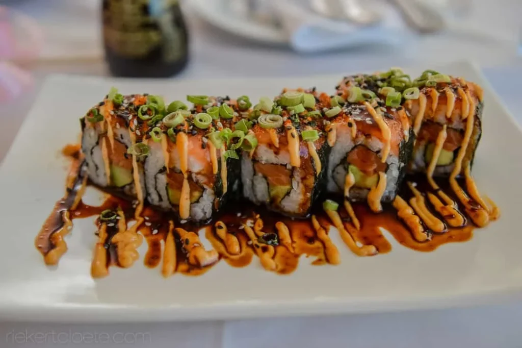 sushi rolls sriracha drizzle wedding platter