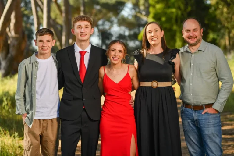 GRoup photos of of maily diring materic farwell14